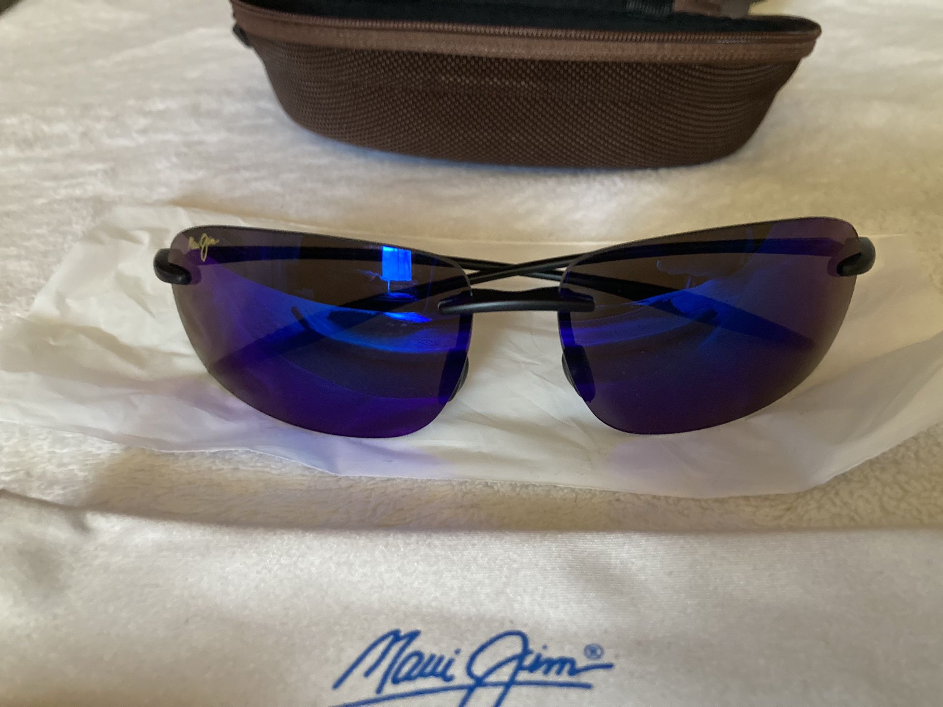 Maui Jim HO’OKIPA Sunglasses. New In Box With Case .