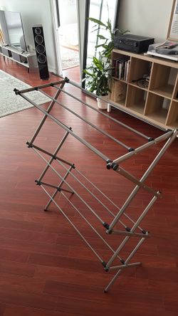 Clothes drying rack