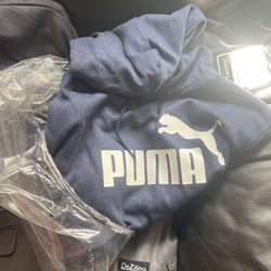 Men’s Puma Size L Pullover Hoodie.