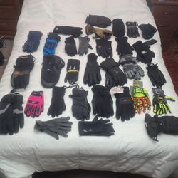 Tons Of Men's Women's And Kids Winter Gloves And Ski Masks
