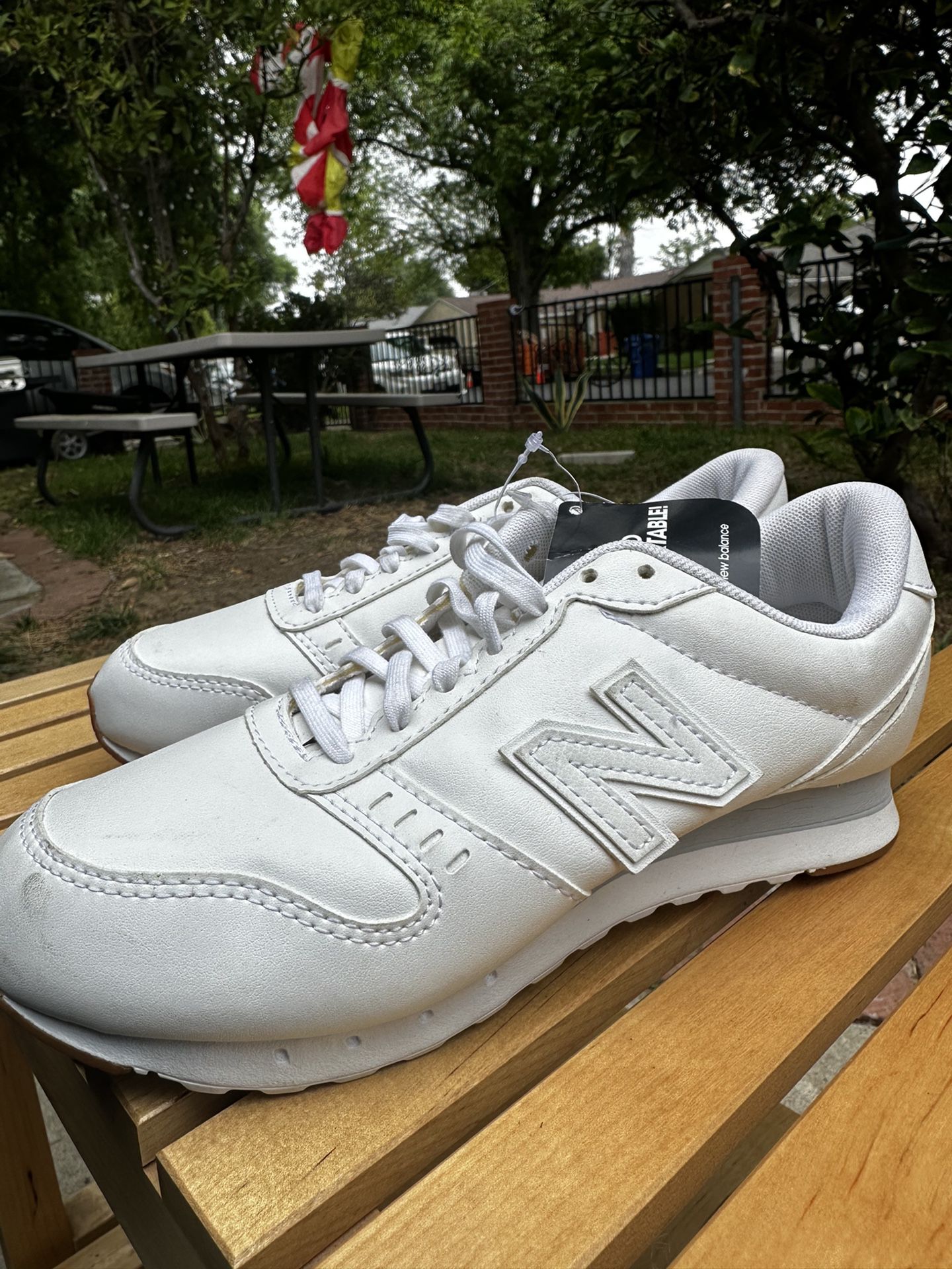 Womens New Balance Sneakers Size 7 