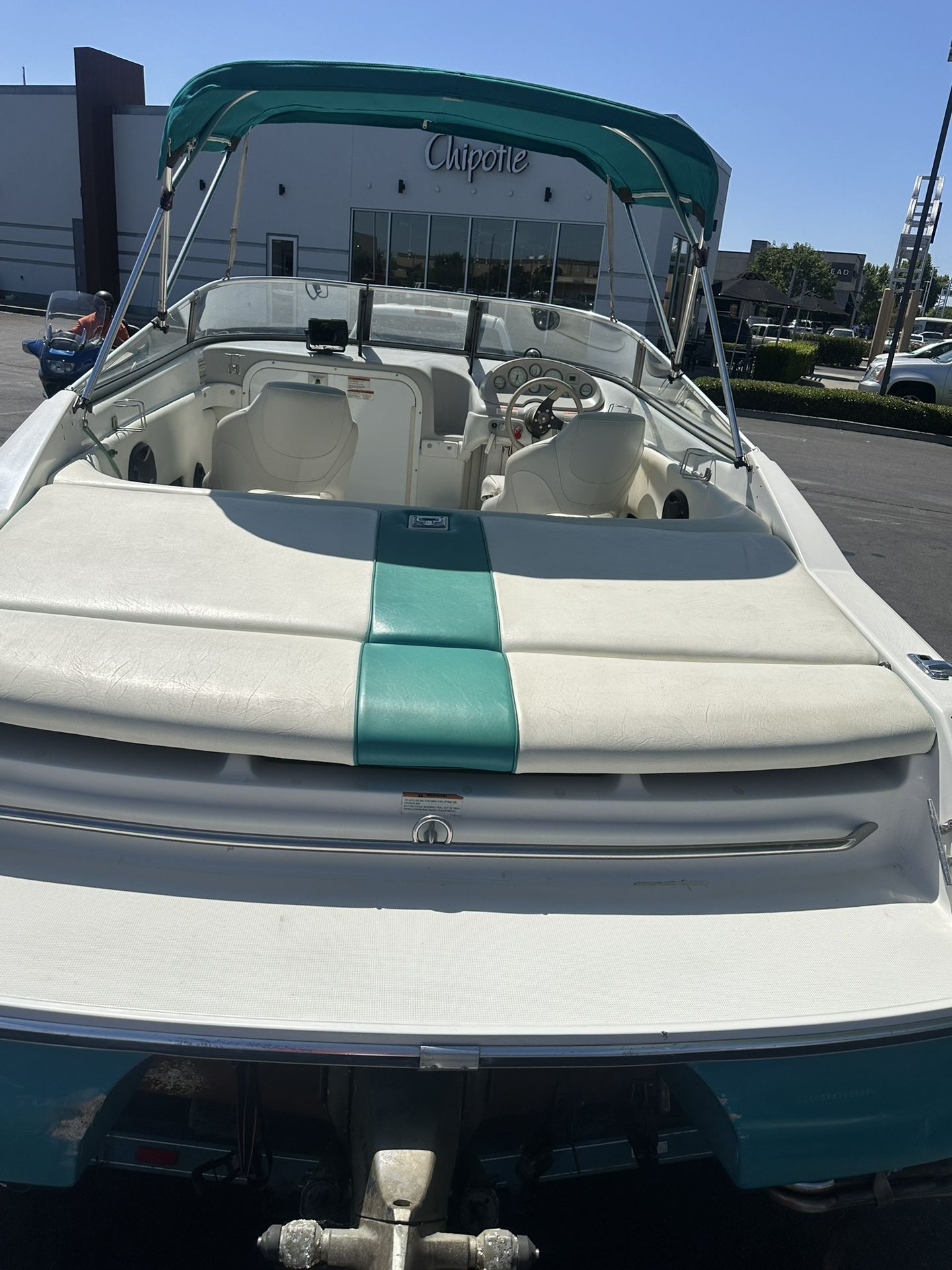 1999 21 foot criss craft