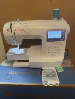 Singer 9100 Professional Computerized Sewing Machine Over 400 built-in Stitches, Alphabets, and LCD Screen $250 Firm On Price