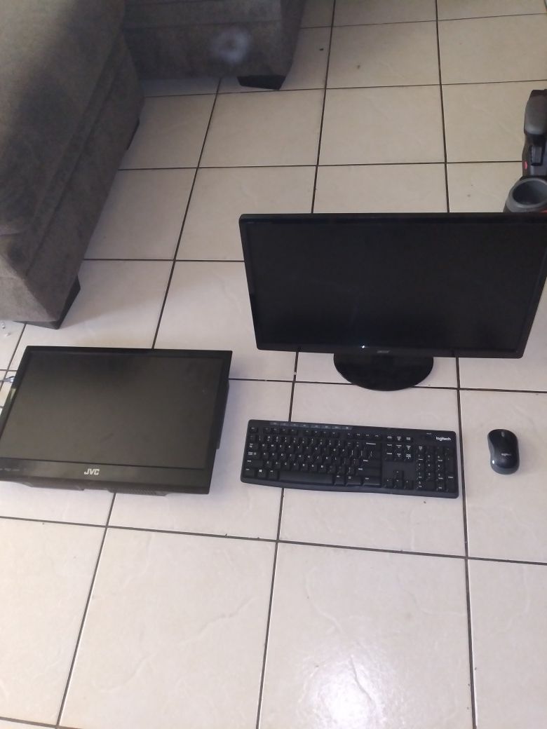 JVC Screen Acer Screen Logitech keyboard and mouse