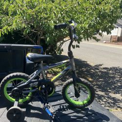 Child Kid Children  Bike 12” Wheels With Training Wheels Bicycle Tricycle Trike in Good Condition