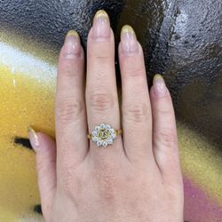 14k STONE FLOWER 15 AÑOS RING 