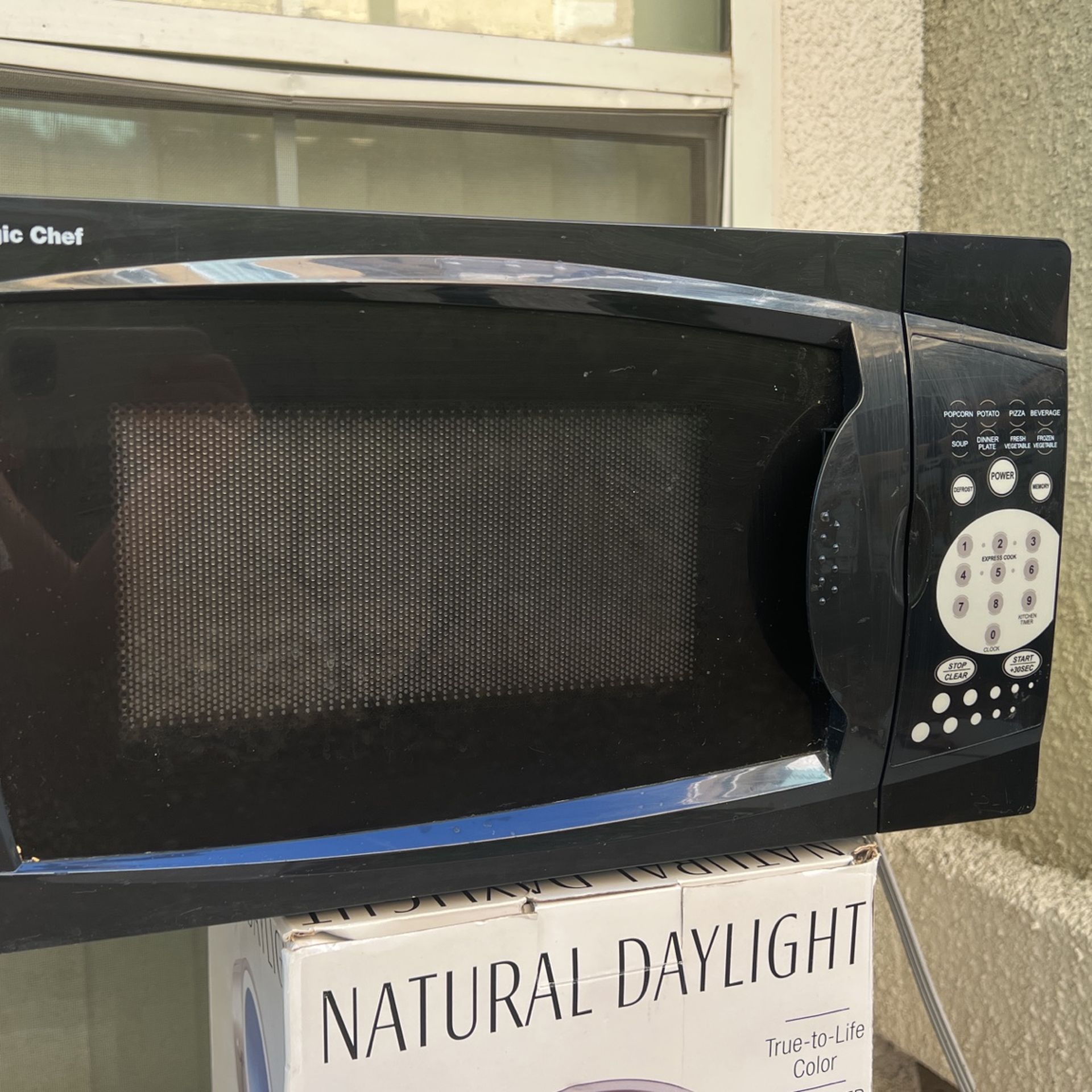 Small Microwave - Great Condition