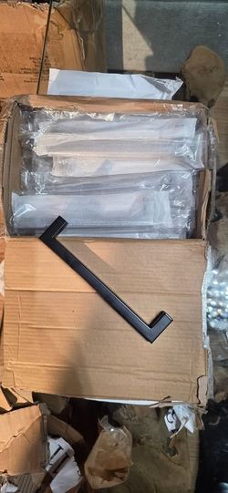 Modern Cabinet Handles x 19 – Brand New