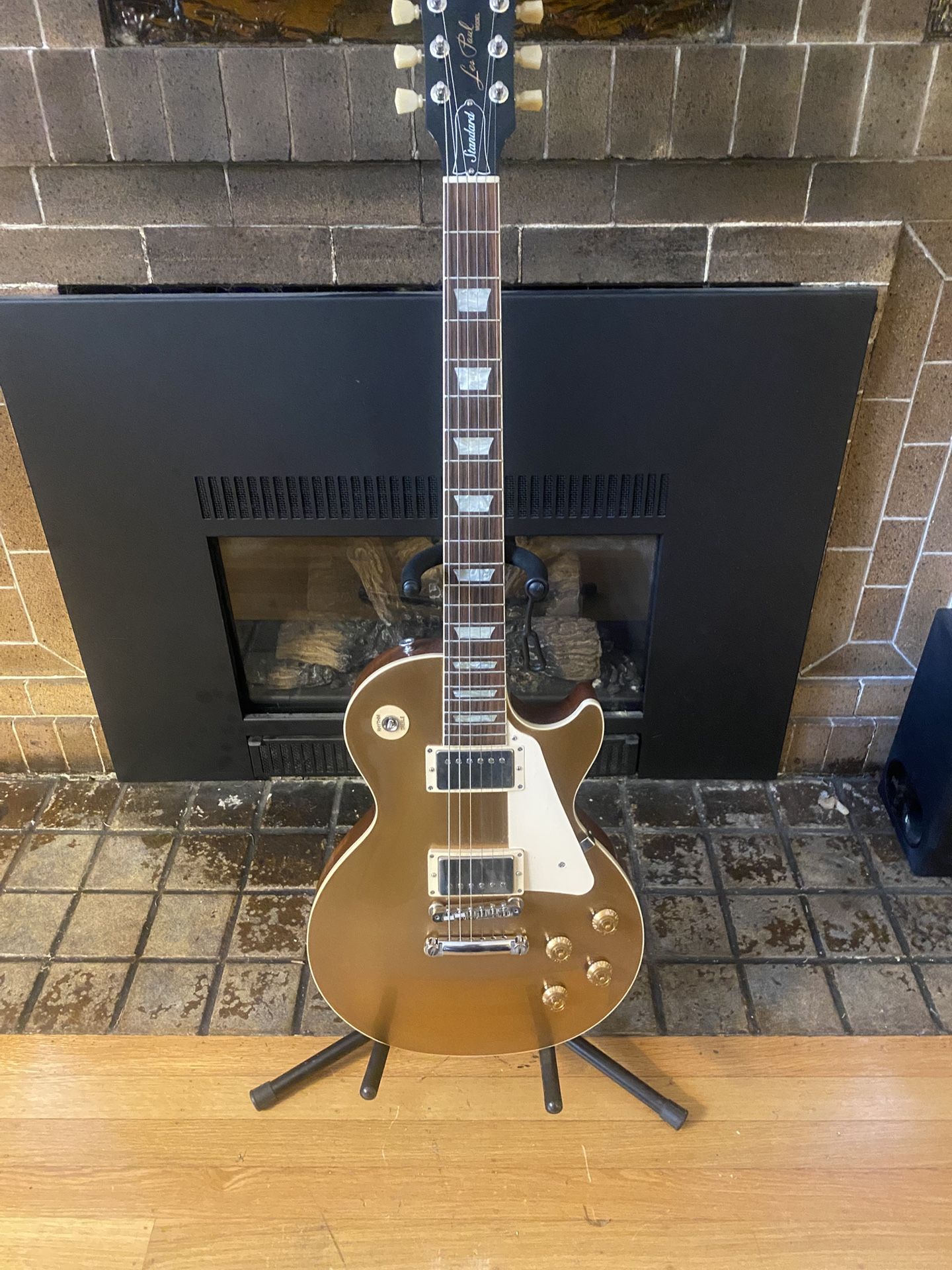 Like New 2024 Gibson Les Paul Standard Gold Top