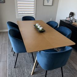 Scandinavian Table and 6 Chairs