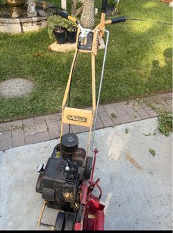 McLane Gas-Powered Lawn Edger