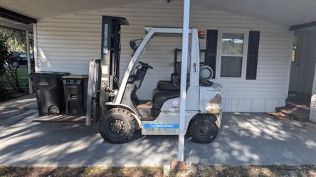 FOR SALE: 2014 Nissan Forklift - 5,000 lbs Capacity - LP Gas