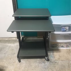 Convenient Computer Table