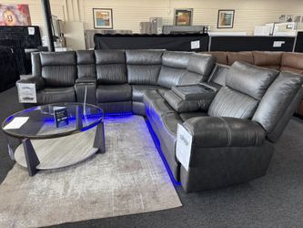 Power Recliner Sectional. 🚚WE DELIVER🚚