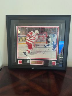 Brett Hull Signed Detroit Red Wings 700th Goal Framed Photo #3/100 Auto COA