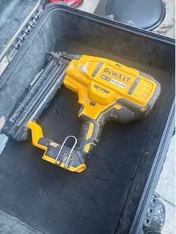 Finish DEWALT gun