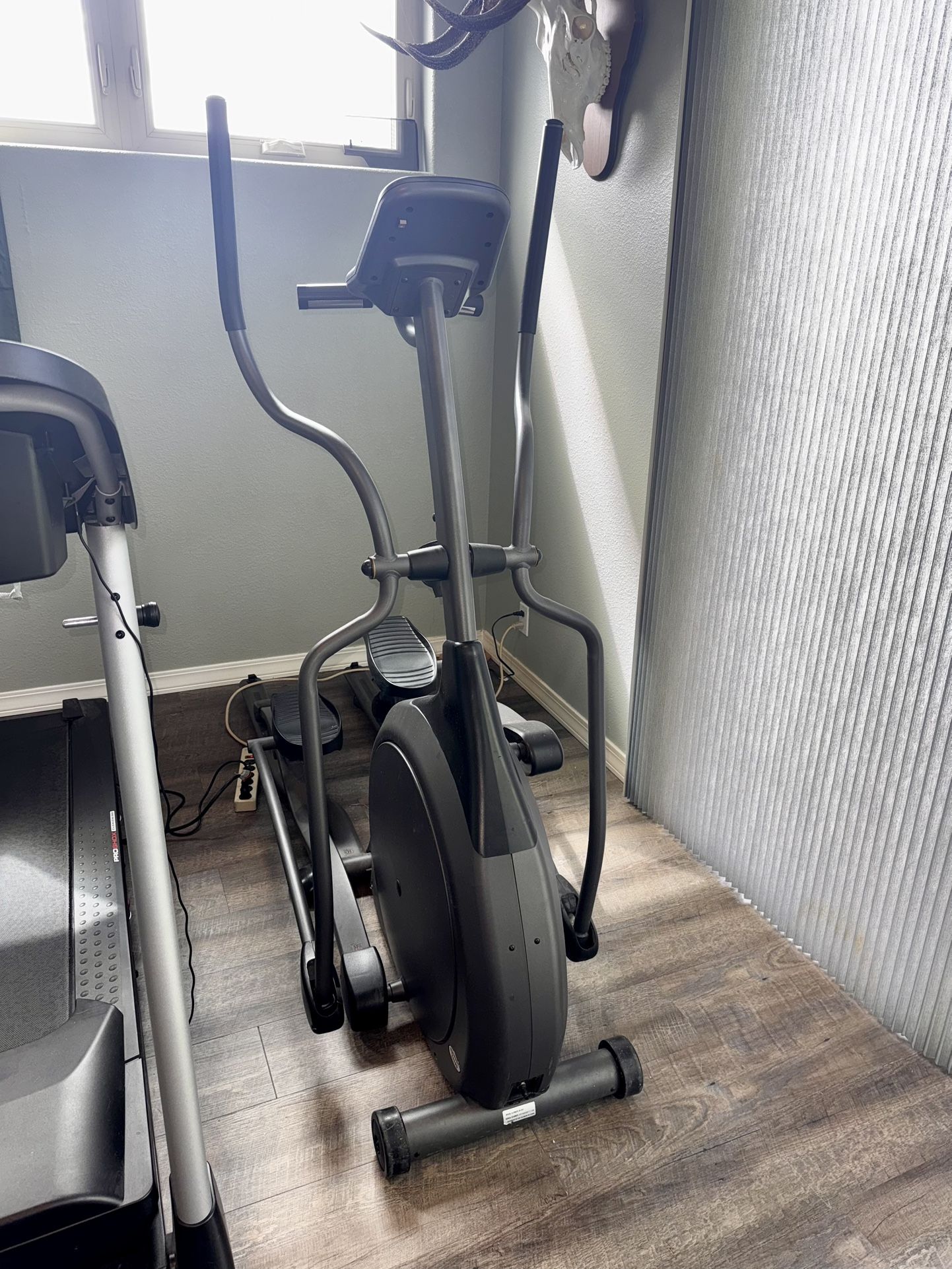 Elliptical: Vision Fitness X6100