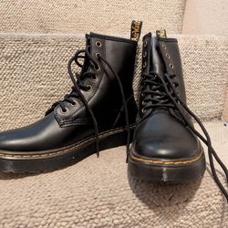 Doc Martens Airwair Boots W7 1/2