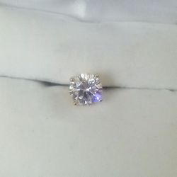 New Beautiful Unisex -1-14 kt Gold 4 Prong ,5 Kt  Round Cz  Stud Earring  Cash