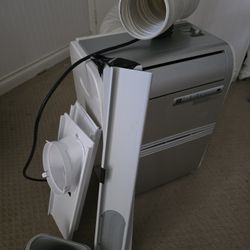 Haier Portable AC Unit – Good Condition