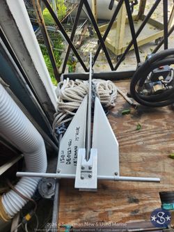 DE0127-021 Fortress FX-11 With 1/4"x15' Chain and 3/8"x75' Nylon Twist Rode