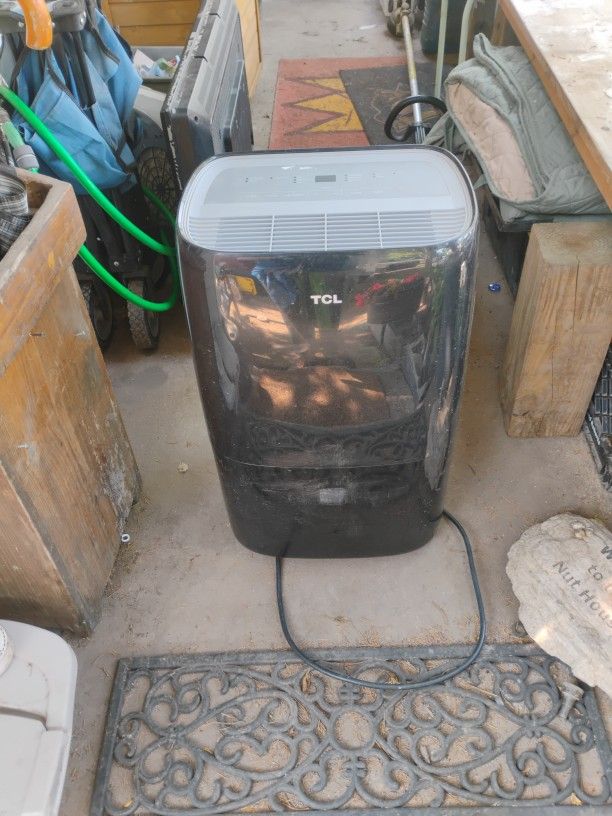 TCL dehumidifier