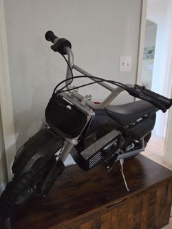 Razor MX350 Electric Dirt Bike for Kids - Charger Included