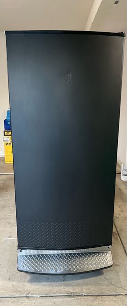 Gladiator Upright Freezer