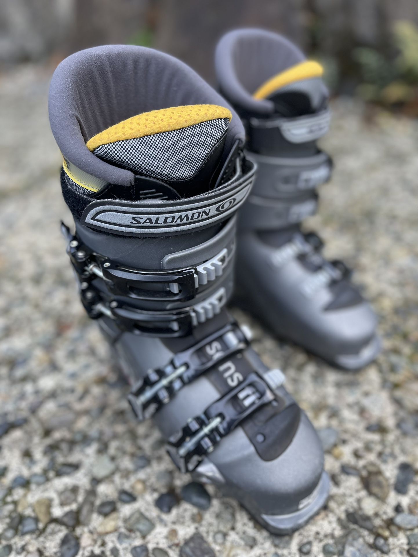 Salomon Perform 6.0 - Girls Ski Boot - Size: 6.5