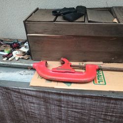 Ridgid pipe cutter in great working condition