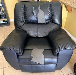Black manual recliner