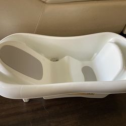 Baby bathtub