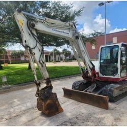 Large Mini Excavator - Takeuchi TB290