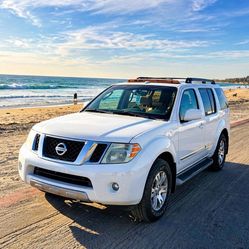 2008 Nissan Pathfinder LE - Runs Strong - Fully Loaded - Beach/Camping