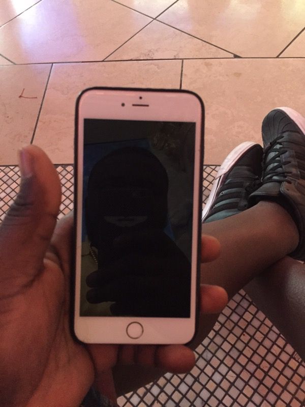 iPhone 6s Plus 64 gig for sale at 450$