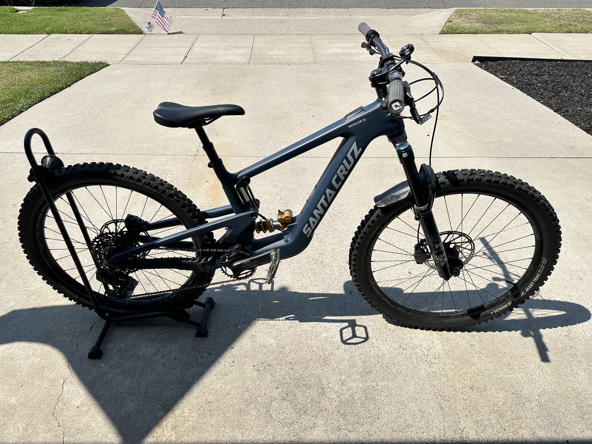2025 Santa Cruz Heckler SL Stout (USED) -$4,000