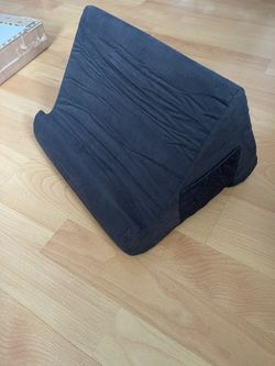 iPad Tablet Pillow Stand
