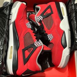 Jordan 4 Toro Bravo 