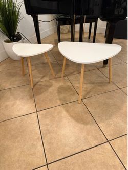 Beautiful Elegant nesting tables solid wood