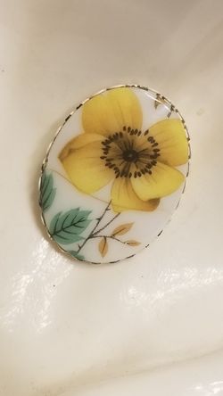 Vintage floral brooch