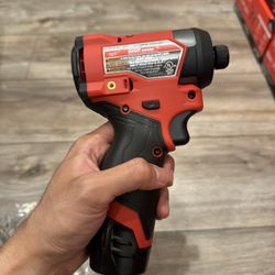 M12 Fuel Impact Driver + Battery 