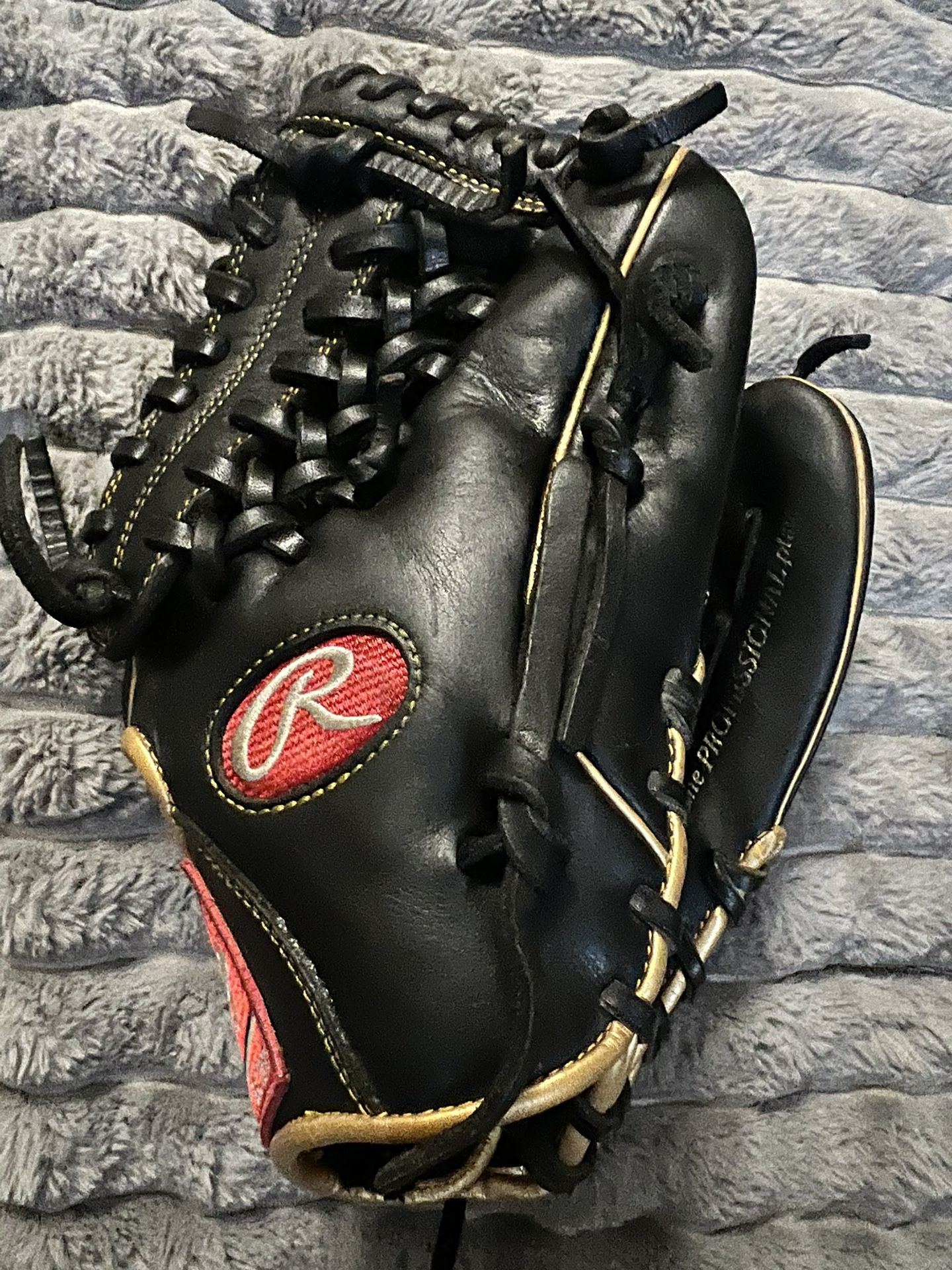 Rawlings R9 Series Baseball Glove 
