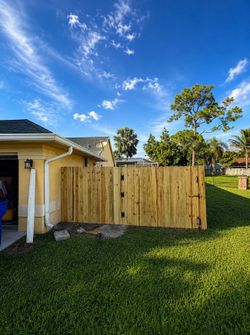 Wood fence and gate ins