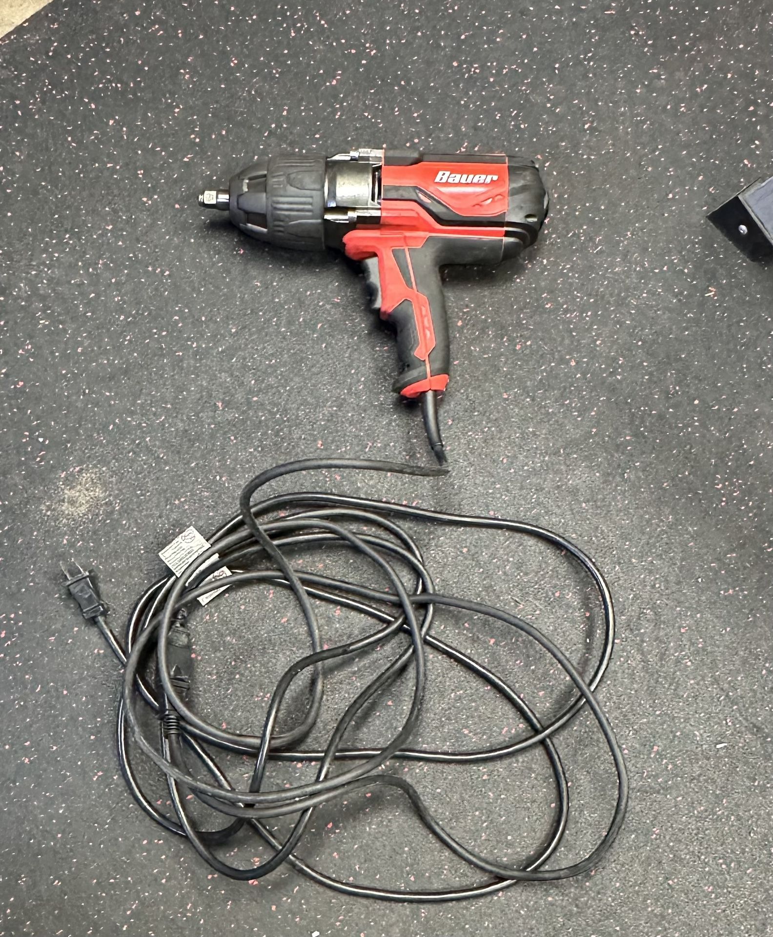 BAUER™ 1/2 in. Impact Wrench with Rocker Switch delivers a hefty 1050 ft-lbs bolt breakaway torque