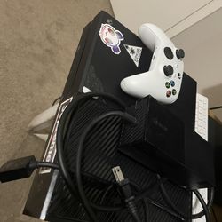 Xbox One With Xbox Series X Controller