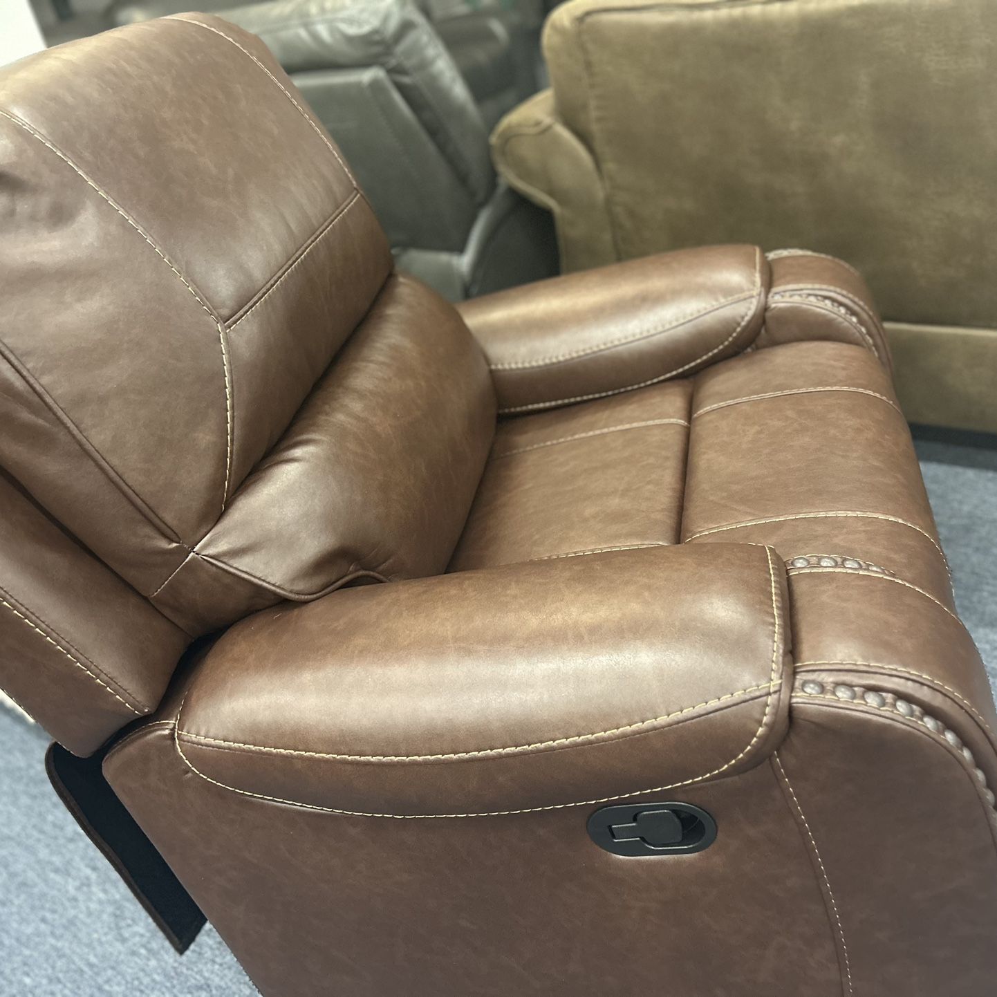 Leather Reclining Chairs 