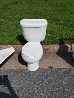 FREE WORKING TOILET
