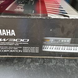 Yamaha PSR-EW300 76-Key
