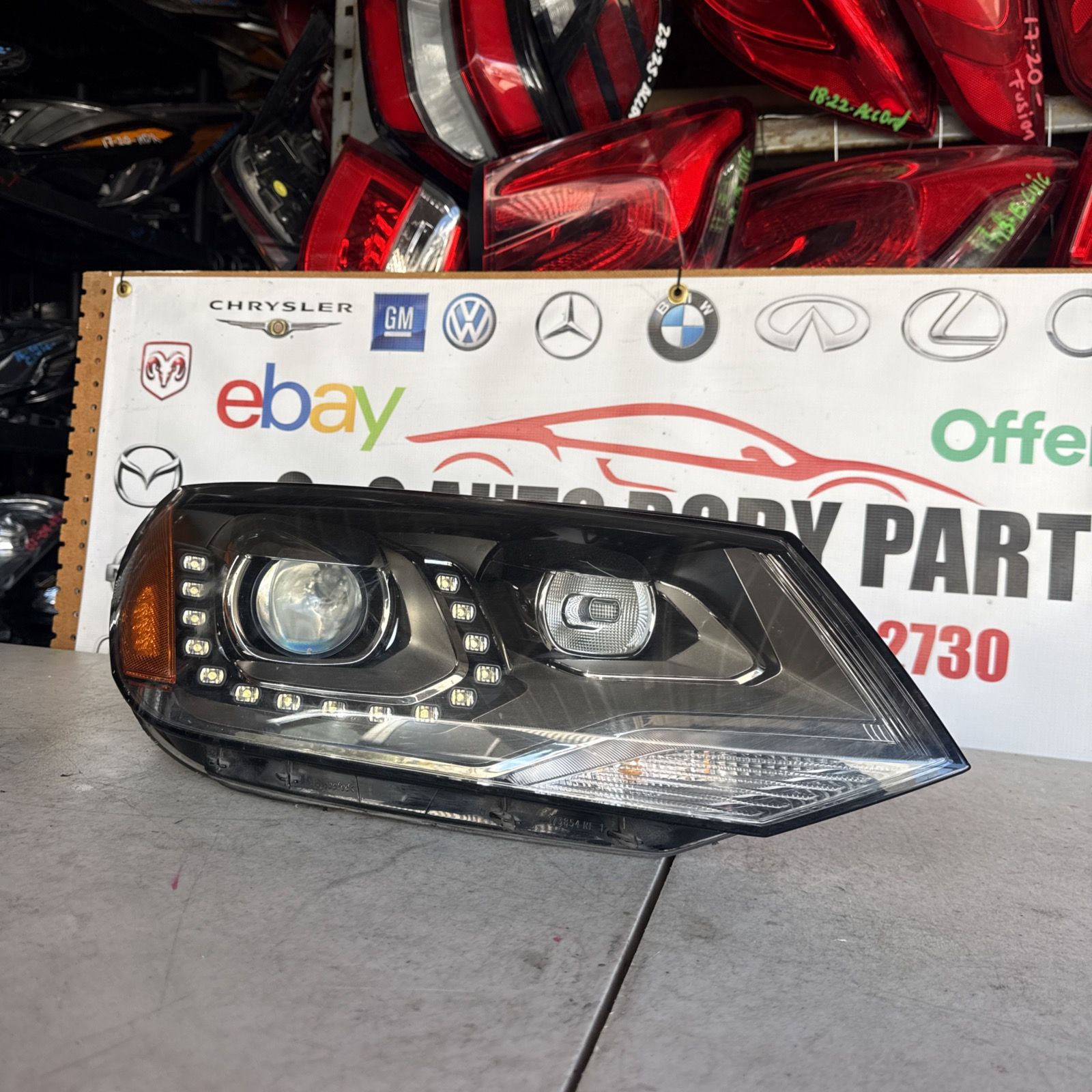 2011 2012 2013 2014 Volkswagen Touareg HID headlight headlamp right Passnger side RH USED OEM ORIGINAL