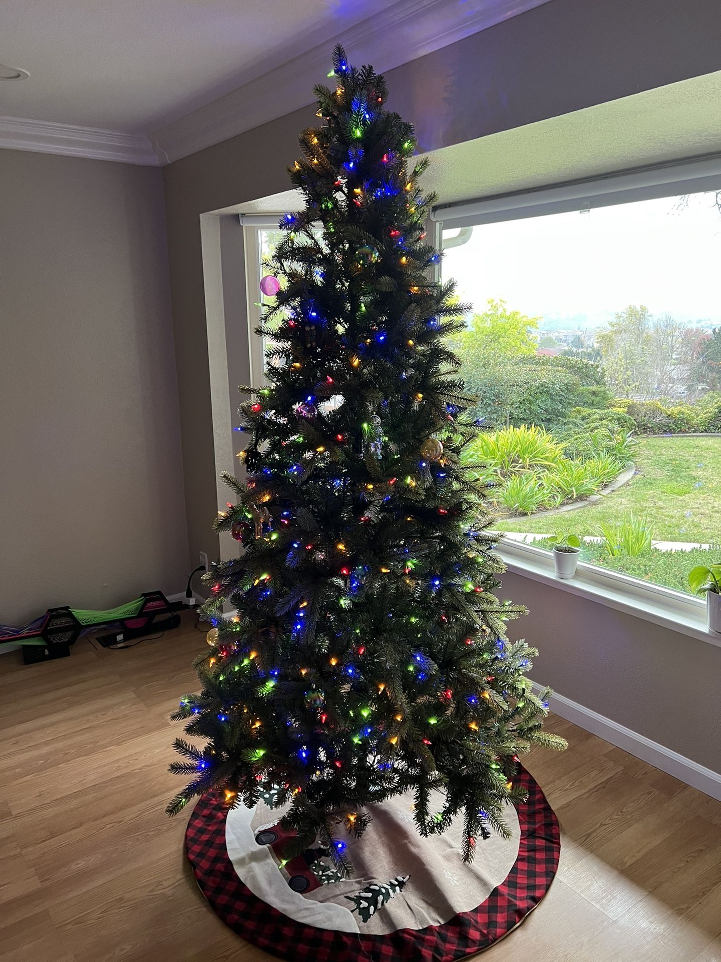 7 ft Western Peak Color Switch Plus Christmas tree for Sale in Phillips  Ranch, CA - OfferUp